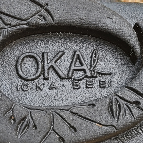 OKAb Black Sandals With Red Polka Dot Bow - Picture 8 of 8